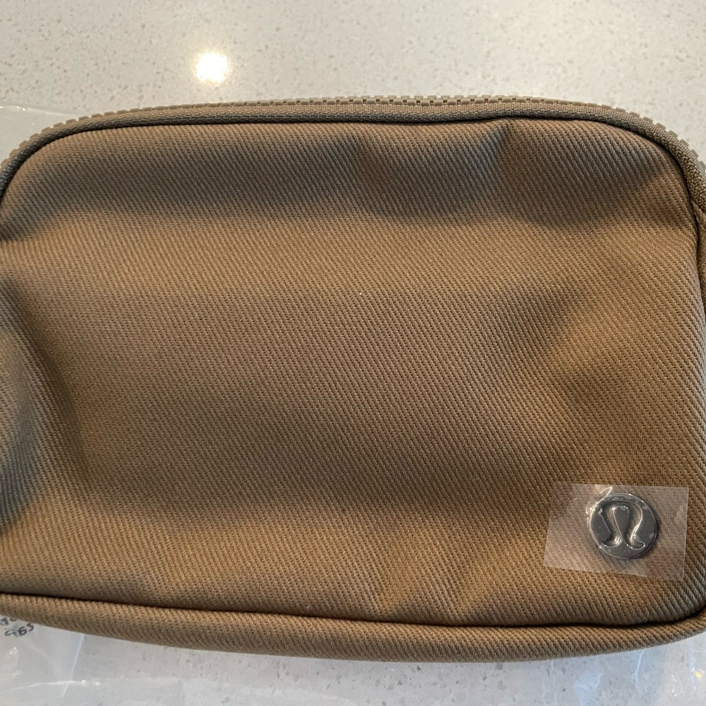 Lululemon Everywhere Belt Bag 1L in Canvas